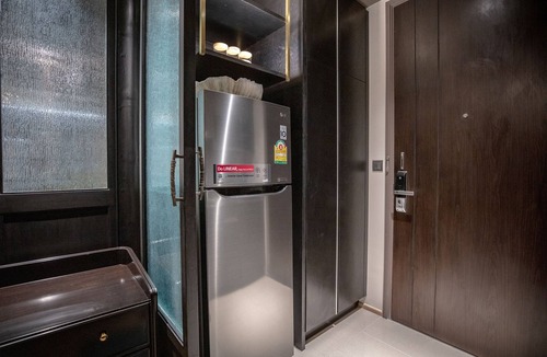 Siam Condo | Colonial Luxury designed room, next to MRT Samyan