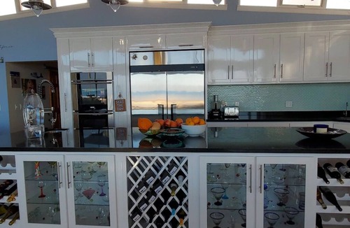 Lengueta Arenosa House | Come live the flip-flop lifestyle in our luxury beach home!