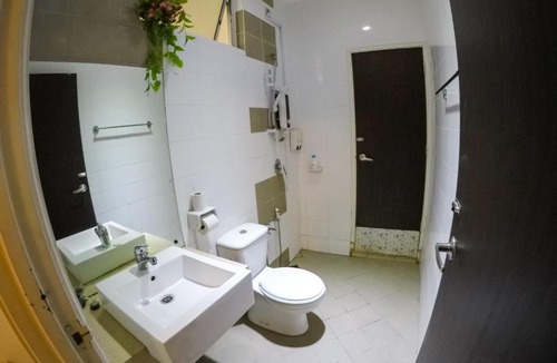 Seri Tanjung Pinang House | Comfort Room in Bungalow 10min to Straits Quay 1
