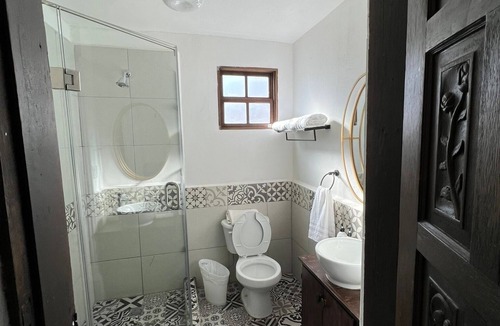 Ciudad Juarez Hotel | Comfortable room in boutique Hotel Villa Reyna in historic house built in 1900!