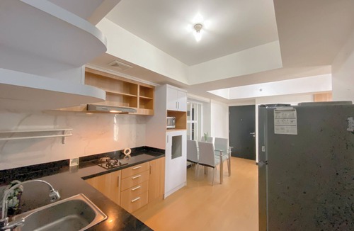 Karet Apartment | Comfy and Elegant 2BR The Wave Kuningan Apartment
