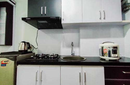 Karawang Apartment | Compact and Cozy Tamansari Mahogany Studio Apartment By Travelio