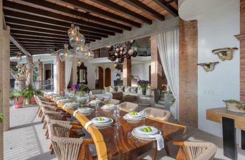 Conchas Chinas Villa | Conchas chinas villa 111- Transportation and staff included