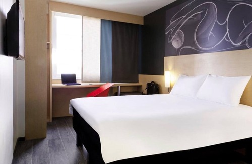 Colonia Centro Hotel | Convenience and Comfort: Perfect Location for Exploring Mexico City's Treasures!