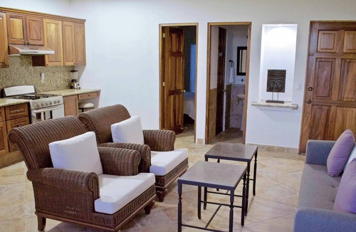 Emiliano Zapata Apartment | "Coral", One Bedroom Apartment. You can Walk to Beach and Restaurants.