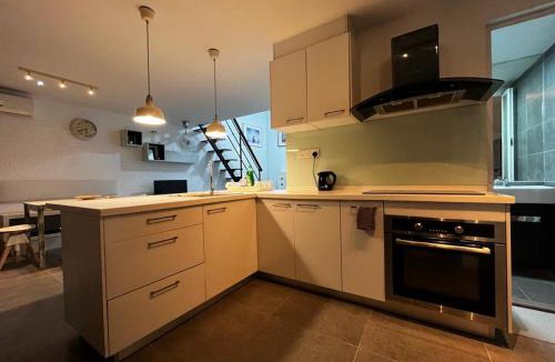 Damansara Perdana Bed & Breakfast | Cosy Suites