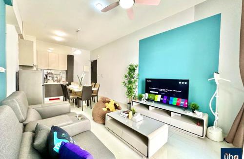 Central District Apartment | Country Garden Empty