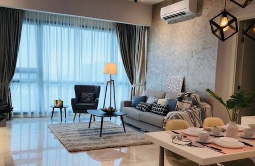 Kuala Lumpur Condo | Couple’s Getaway|Modern +Roof Garden Vacation Home
