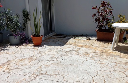 Colonia Adolfo Lopez Mateos Apartment | Cozumel peaceful retreat, WIFI, pool TV, Kitchenet, walking distance to town.