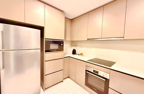 Golden Triangle Apartment | Cozy 1-bedroom apartment in beautiful Kuala Lumpur with AC and gym access