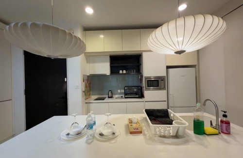 Golden Triangle Apartment | Cozy 1-bedroom apartment in fabulous Kuala Lumpur with AC