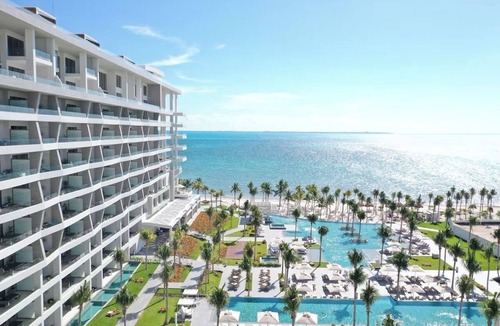 Playa Mujeres Condo | Cozy 1-bedroom condo in adorable Cancun with AC and fitness room