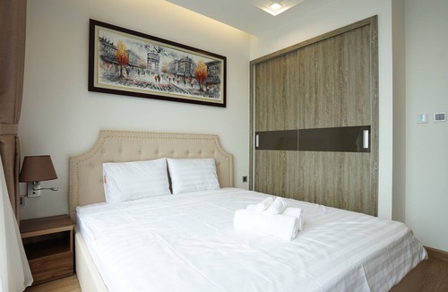 Ngoc Khanh Apartment | Cozy 1-bedroom with WiFi and AC in Vinhomes Metropolis Hà Nội