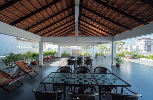 Chamkar Mon Condo | Cozy 1BR condo with hardwood floors and rooftop sunset garden in Phnom Penh