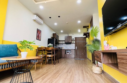 Hon Gai Apartment | Cozy 2-bedroom apartment in fabulous Hạ Long with WiFi, AC, fitness room
