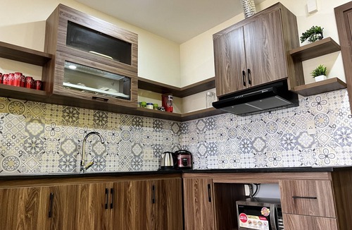 Hon Gai Apartment | Cozy 2-bedroom apartment in fabulous Hạ Long with WiFi, AC, fitness room