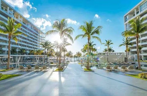 Punta Sam Apartment | Cozy 2-bedroom apartment in charming Cancun with AC, WiFi, fitness room