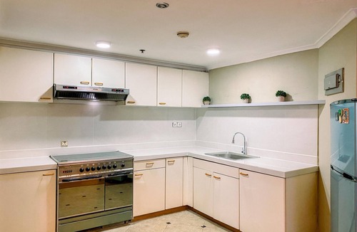 Kuningan Apartment | Cozy 2 Bedrooms Sudirman Tower Apartment by Travelio