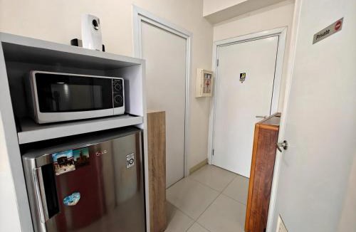Rawasari Apartment | Cozy 2BR Pramuka Apt Tower Penelope with Pool & Wi-Fi