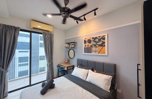 Petaling Jaya Apartment | Cozy 3BR Home, Emporis KD Near Segi Uni, IOI Mall & Thomson Hospital