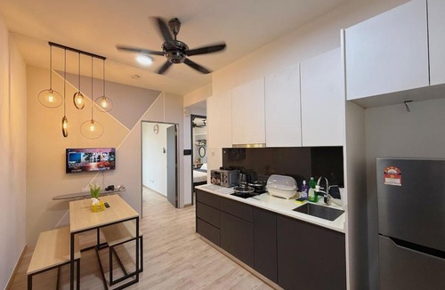 Petaling Jaya Apartment | Cozy 3BR Home, Emporis KD Near Segi Uni, IOI Mall & Thomson Hospital