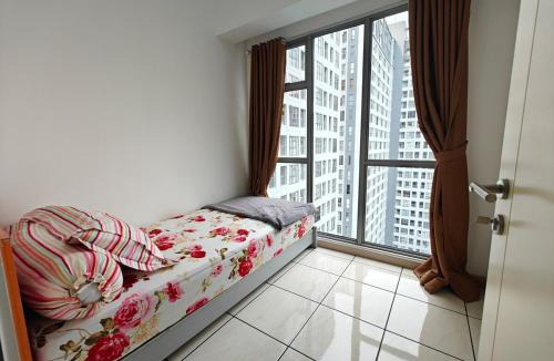 Tangerang Apartment | Cozy 3BR M-Town apt Serpong with Pool by 2ndHome