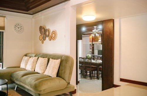 Chang Khlan Villa | Cozy 4BR Private House Near Night Bazaar RayRio Lanna