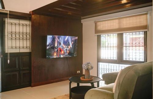 Chang Khlan Villa | Cozy 4BR Private House Near Night Bazaar RayRio Lanna