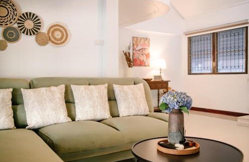 Chang Khlan Villa | Cozy 4BR Private House Near Night Bazaar RayRio Lanna