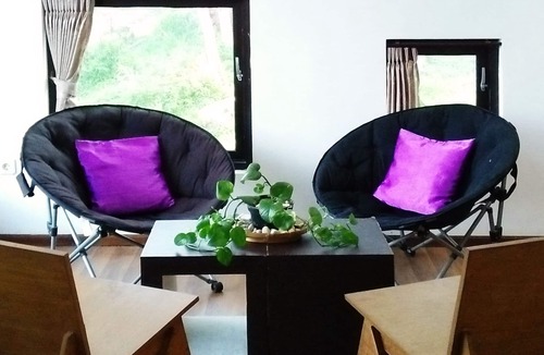 Dinoyo House | Cozy and Friendly Budget Room in Downtown