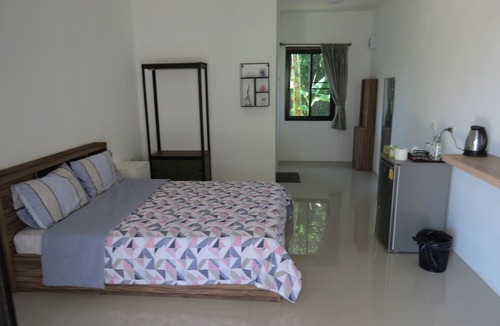 Khukhan Resort | Cozy Deluxe Rooms between Buriram and Surin! Lovely scenery and drinks! Isaan!