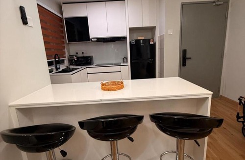 Bukit Serindit Apartment | Cozy Family Homestay Near Tourist Attractions