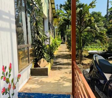 Yen Bai Apartment | Cozy Haven Nest - Sunlit Glass House & Garden View