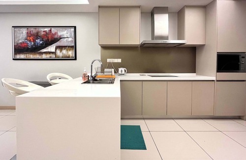 Golden Triangle Apartment | Cozy High-Floor Suasana KL with City Views