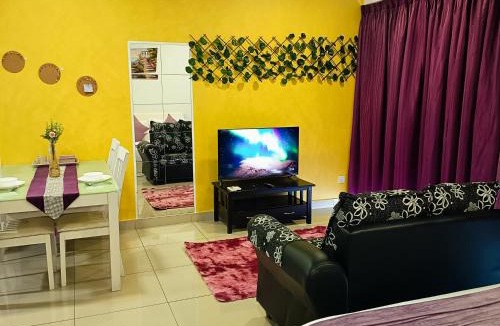 Shah Alam Apartment | Cozy Homestay at Trefoil SETIA Alam