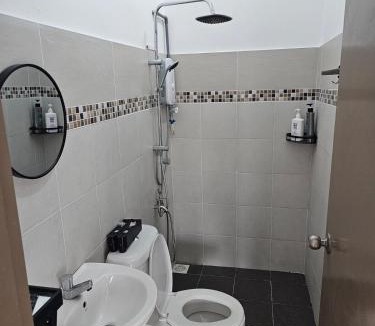 Rawang House | COZY Homestay Kundang Rawang Gamuda Garden KL 15 people