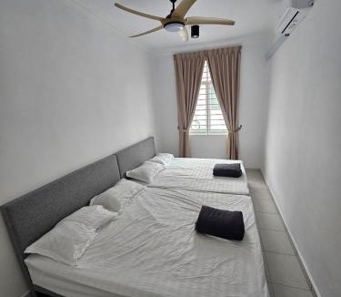 Rawang House | COZY Homestay Kundang Rawang Gamuda Garden KL 15 people