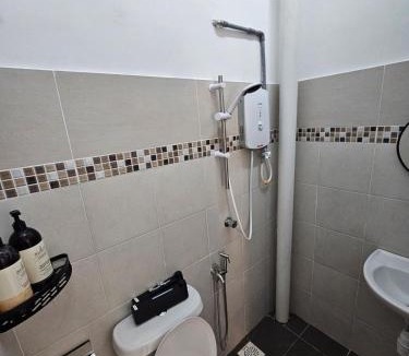 Rawang House | COZY Homestay Kundang Rawang Gamuda Garden KL 15 people