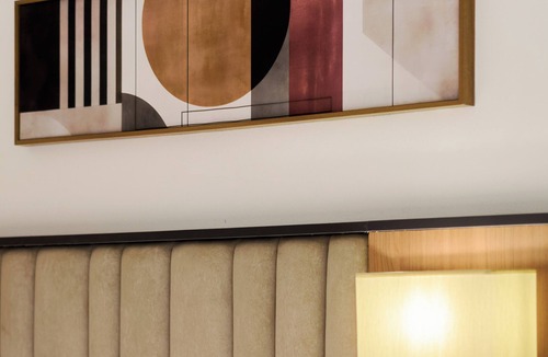 Thousand Lights Hotel | Cozy Hotel Room in heart of the city NR Apollo