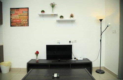Cyberjaya Apartment | Cozy Hyve Soho Sky View Studio Wi-Fi Netflix Parking 116