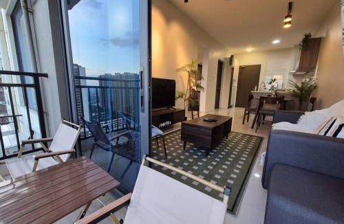 Johor Bahru Apartment | Cozy Nostalgia 2 Rooms 4 Pax - 15 min to JB Town