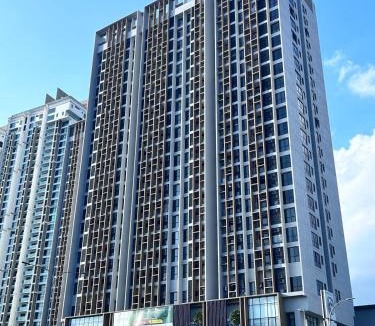 Bukit Indah Apartment | Cozy Sky Trees Bukit Indah Nflix HBO Disney l Pool B8