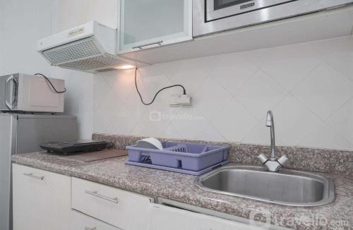 Permata Hijau Apartment | Cozy Stay and Tidy 1BR at The Bellezza Apartment By Travelio