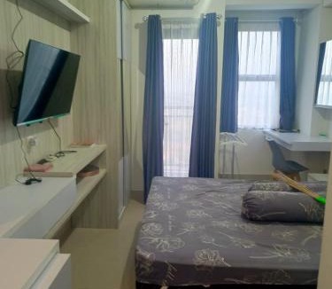 Depok Apartment | Cozy Studio Apartemen Transpark Cibubur by Royal Home Indonesia