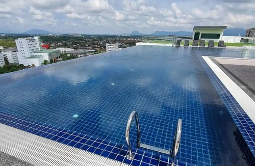 Batu Lintang House | Cozy Suite 3 @Kozi Square near General Hospital