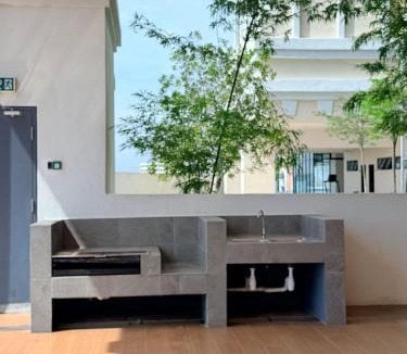 Petaling District Apartment | Cozy Suite at EduSentral Setia Alam
