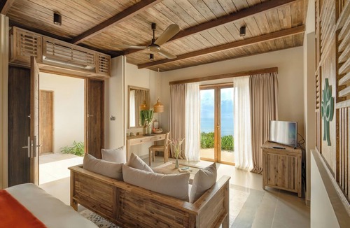 Phu Cat Hotel | Crown Retreat Quy Nhon