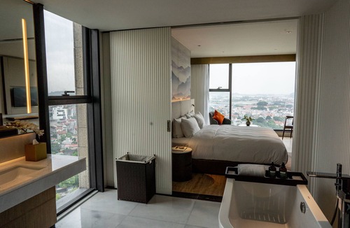 Vinh Yen Hotel | Crowne Plaza Vinh Yen City Centre by IHG