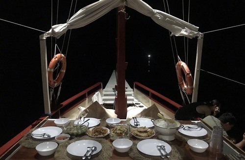 Labuan Bajo Boat Rental | Cruise on gorgeous Indonesian Phinisi Boat