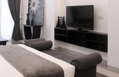 Daun Penh Hotel | Crystal Blue boutique Hotel
